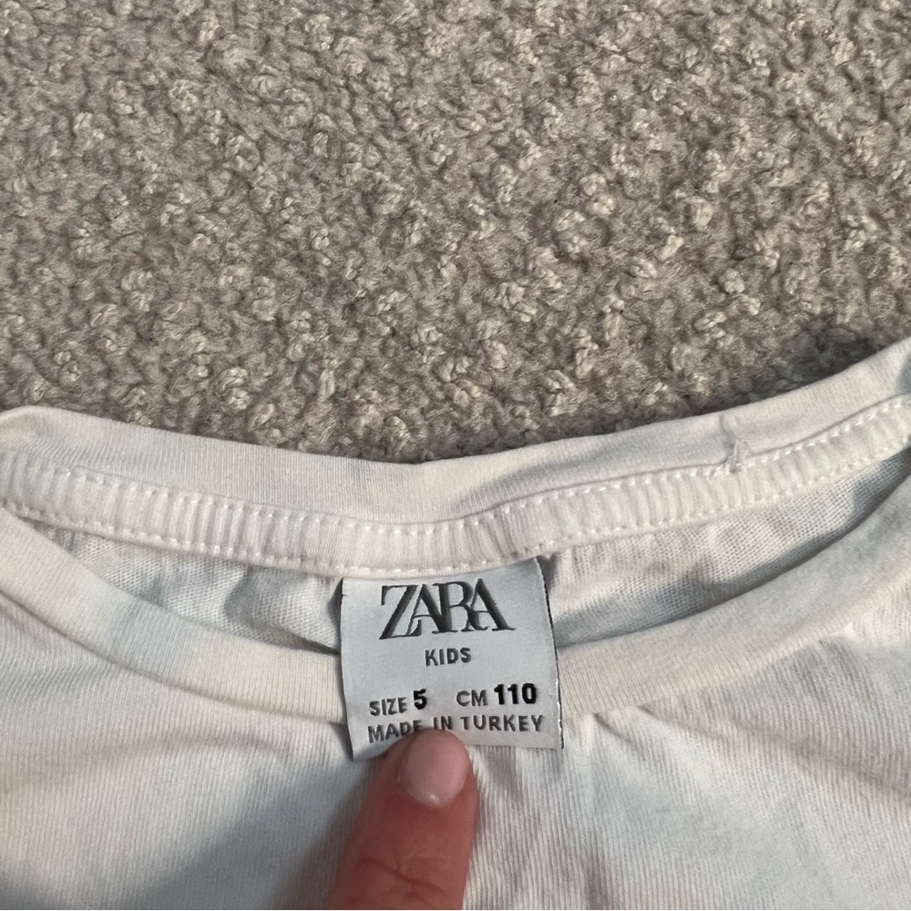 Zara Tee - Picture 3 of 4